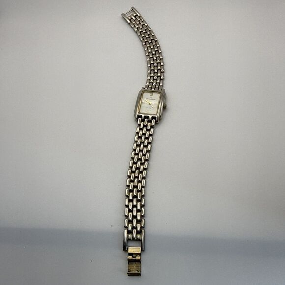 VTG Liz Claiborne Ladies Wrist Watch, New Battery - Picture 2 of 6